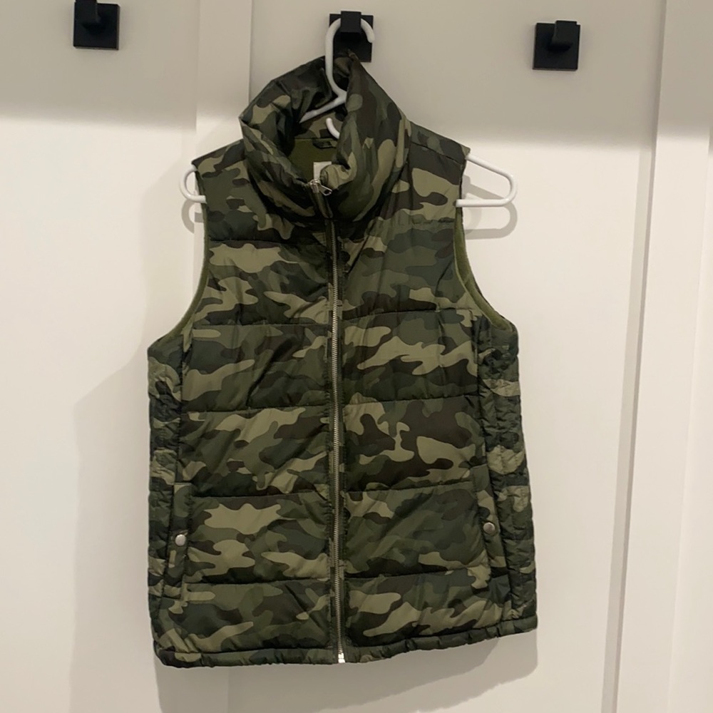 Women’s Camo Vest. Fleece lined